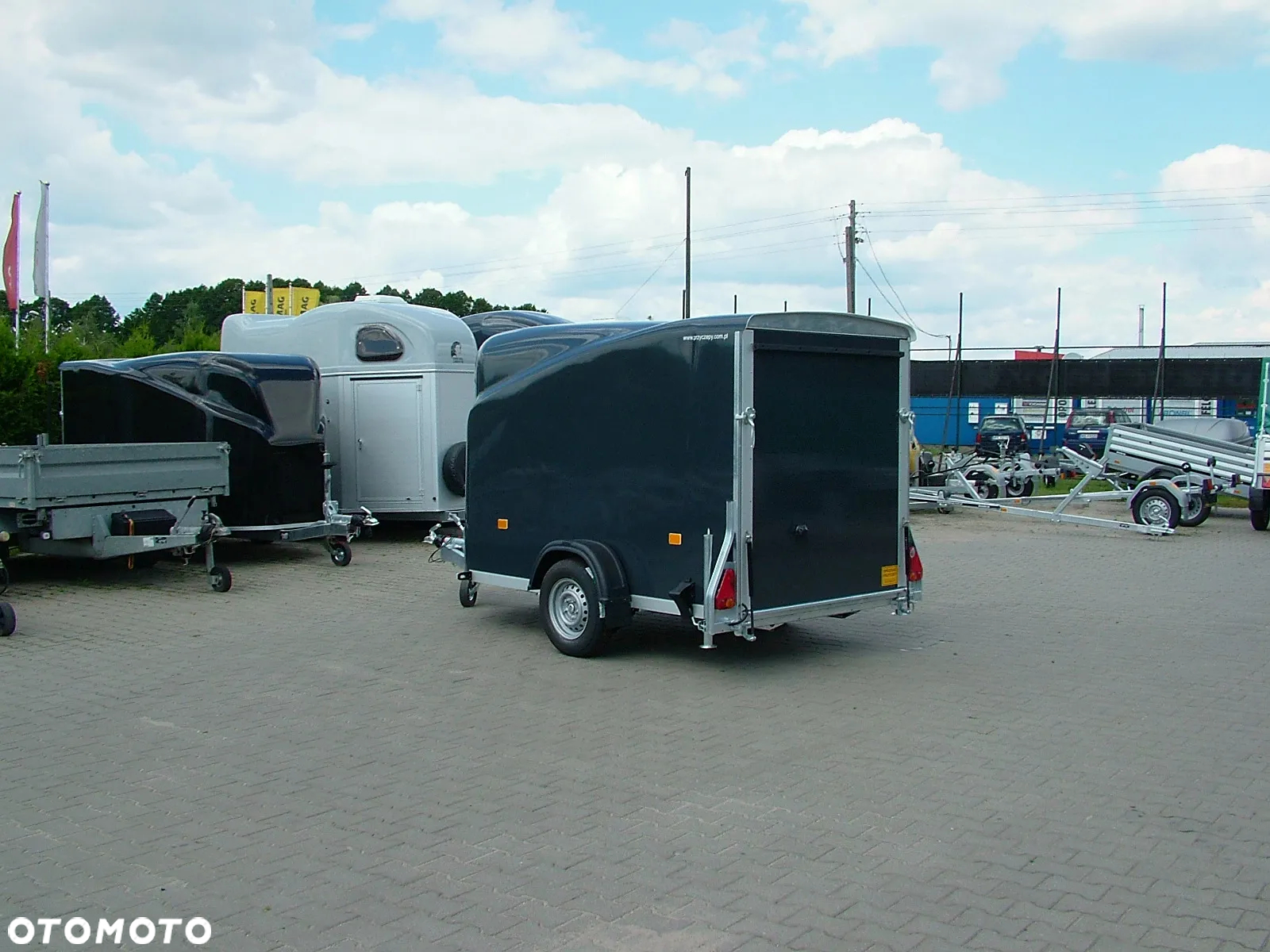 Debon Przyczepa zabudowana poliestrowa Cheval Liberte Debon Cargo 1300 - 20