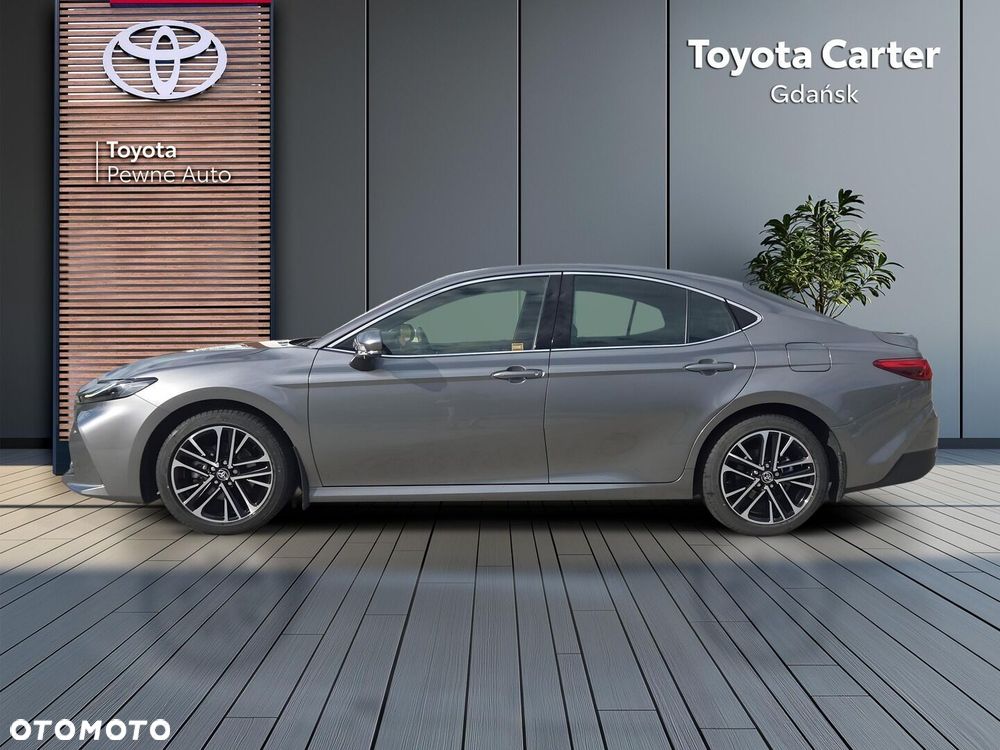 Toyota Camry - 3