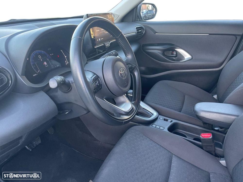 Toyota Yaris Cross 1.5 HDF Comfort Plus - 12