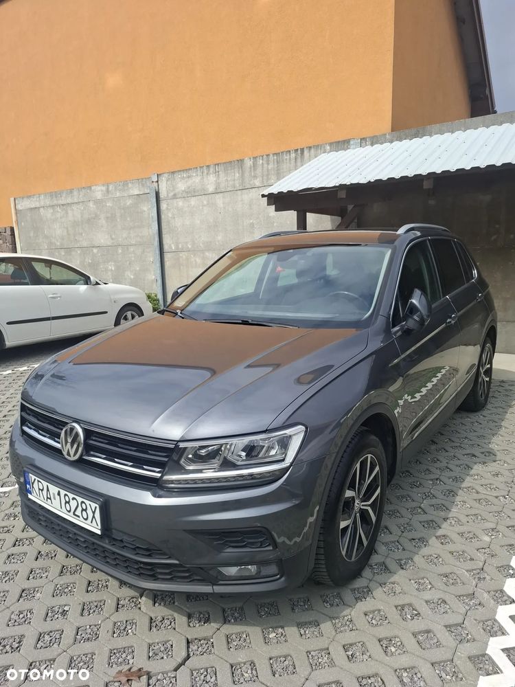 Volkswagen Tiguan - 1