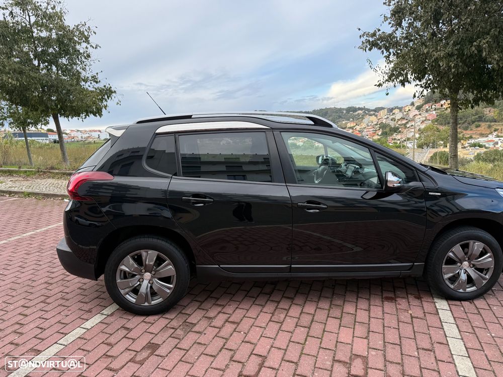 Peugeot 2008 1.2 PureTech Style - 5