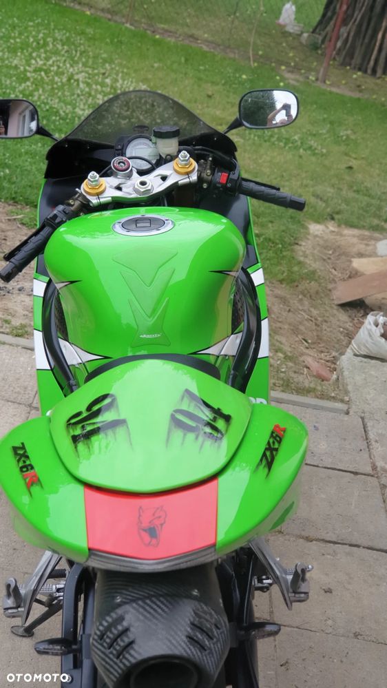 Kawasaki ZXR - 12