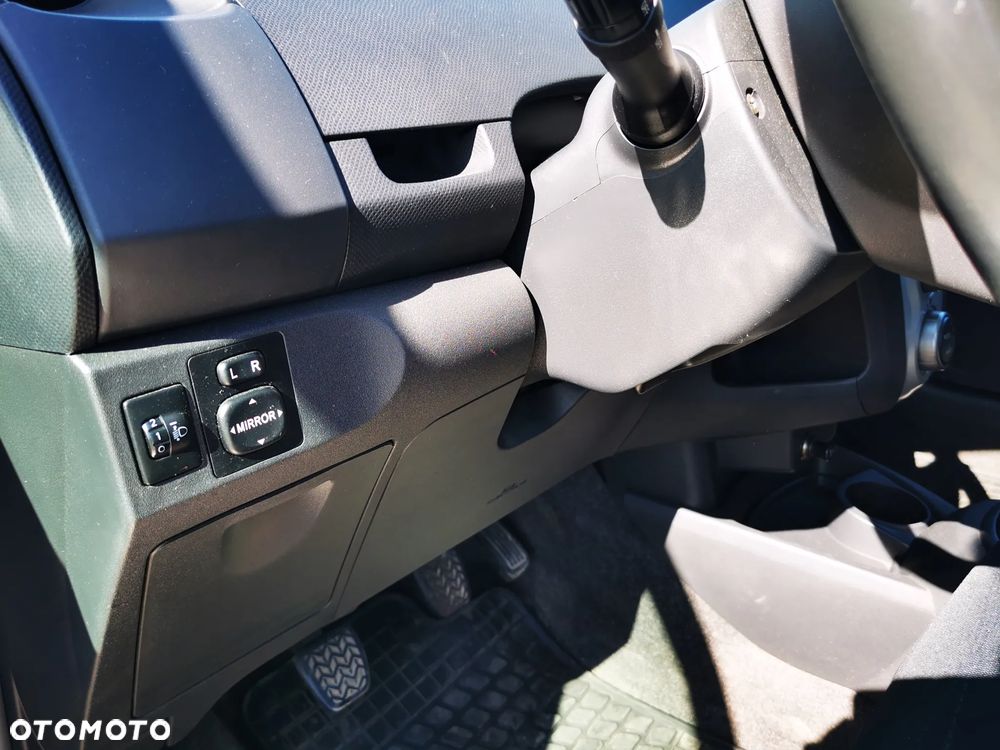 Toyota Yaris 1.3 Sol - 12