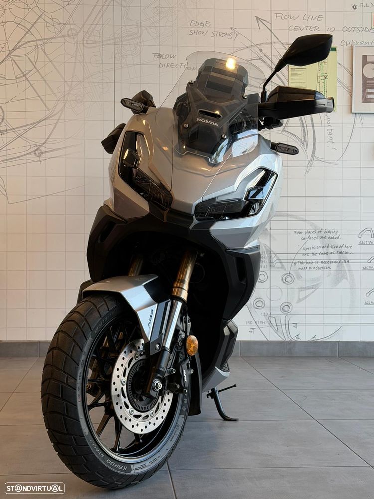 Honda ADV 350 - 4
