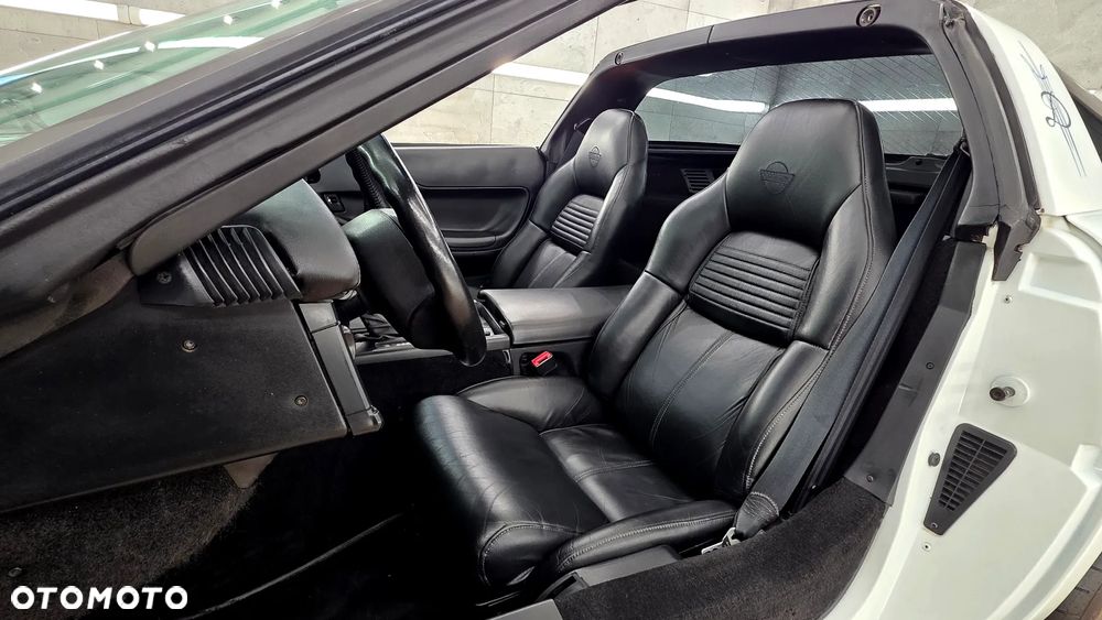 Chevrolet Corvette - 27