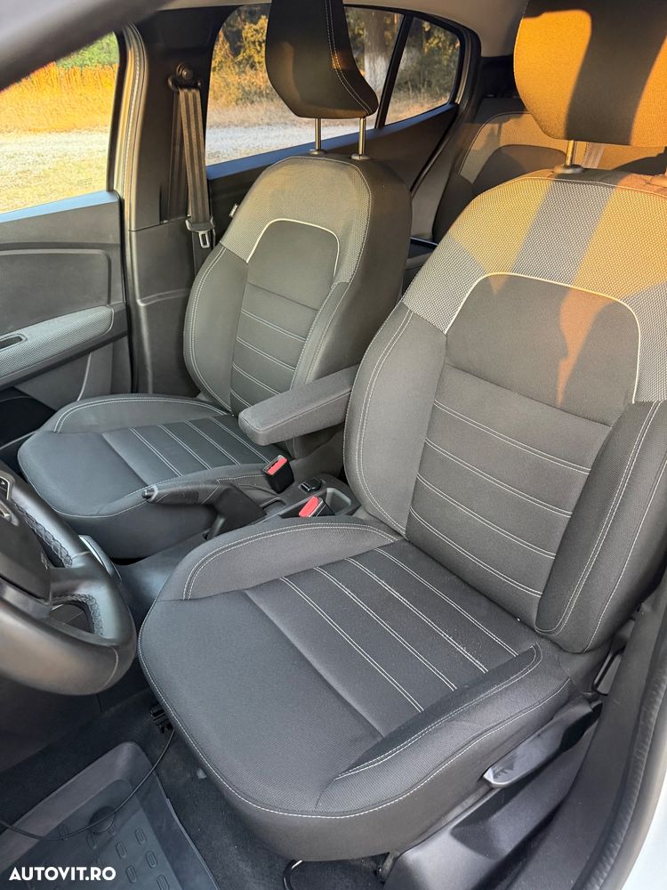 Dacia Logan TCe 90 CVT Comfort - 8