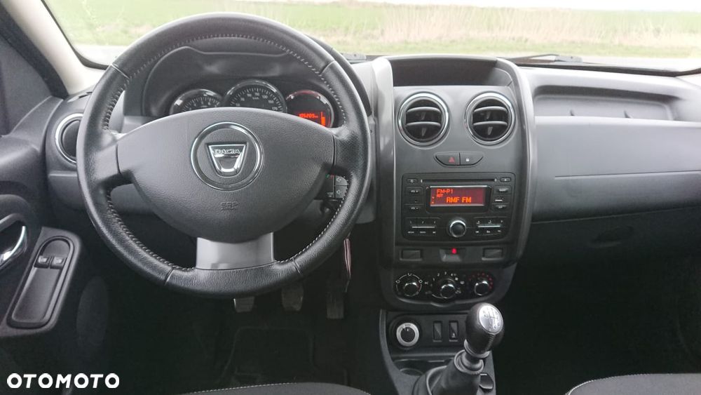 Dacia Duster 1.6 16V 105 4x4 Laureate - 16