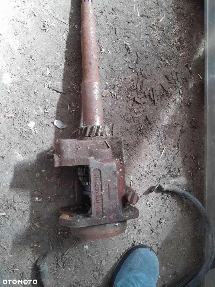 WOZEK WIDLOWY TERENOWY MANITOU  -POMPA DO HYDRAULIKI -WALEK KOLA ZEBATE DO SKRZYNI BIEGOW - 2