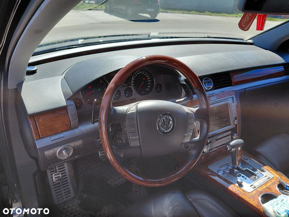 Volkswagen Phaeton - 30