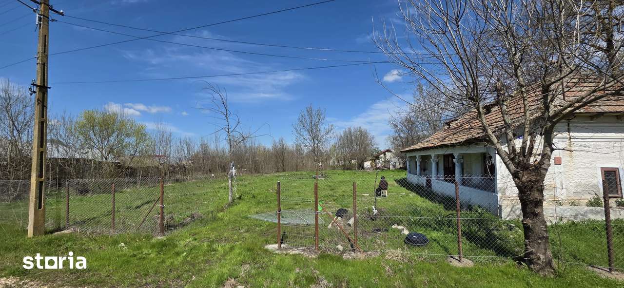 Casa de vânzare pe teren de 1550 mp - Imagine principală: 4/7