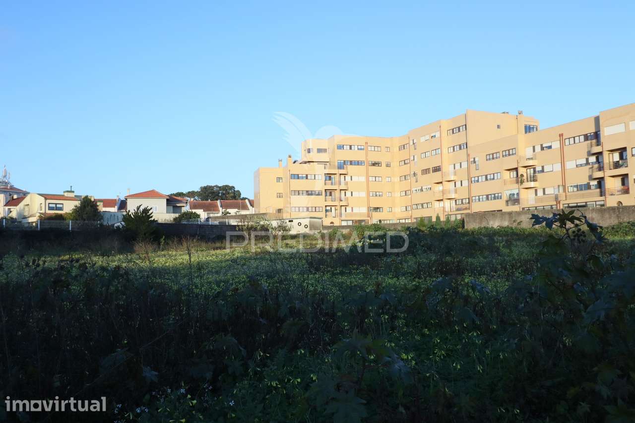 Terreno 3.100 m² em Valadares  ( centro)   Vila Nova de Gaia - Grande imagem: 2/5
