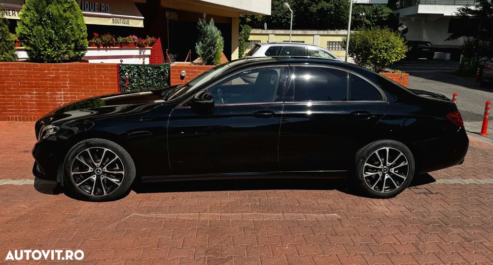 Mercedes-Benz E 200 4MATIC Aut. - 4