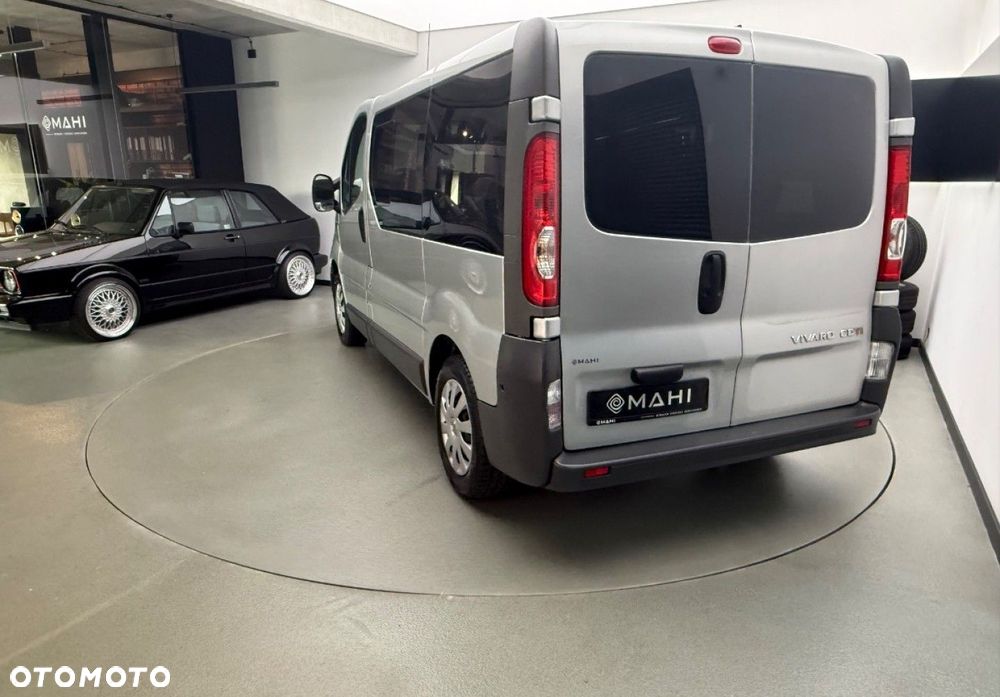 Opel Vivaro - 10