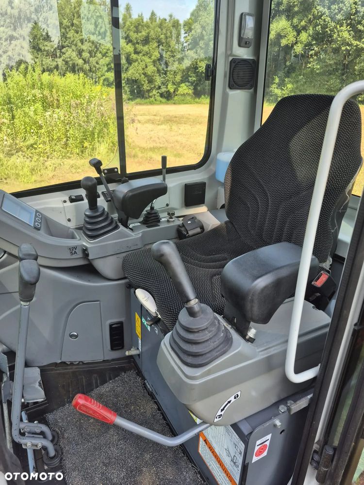 Takeuchi TB216 - 14