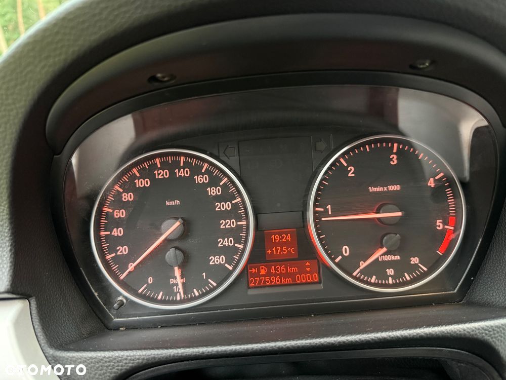 BMW Seria 3 318d DPF Edition Exclusive - 15