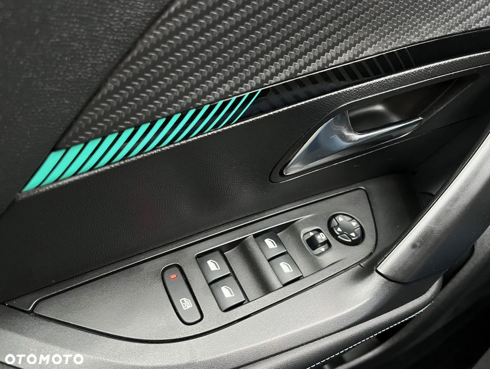 Peugeot 2008 1.5 BlueHDi Allure S&S EAT8 - 23