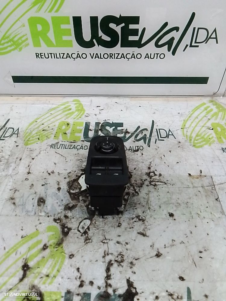 Interruptor Elevador Vidros/ Regulação Espelhos Alfa Romeo Mito (955_) - 1