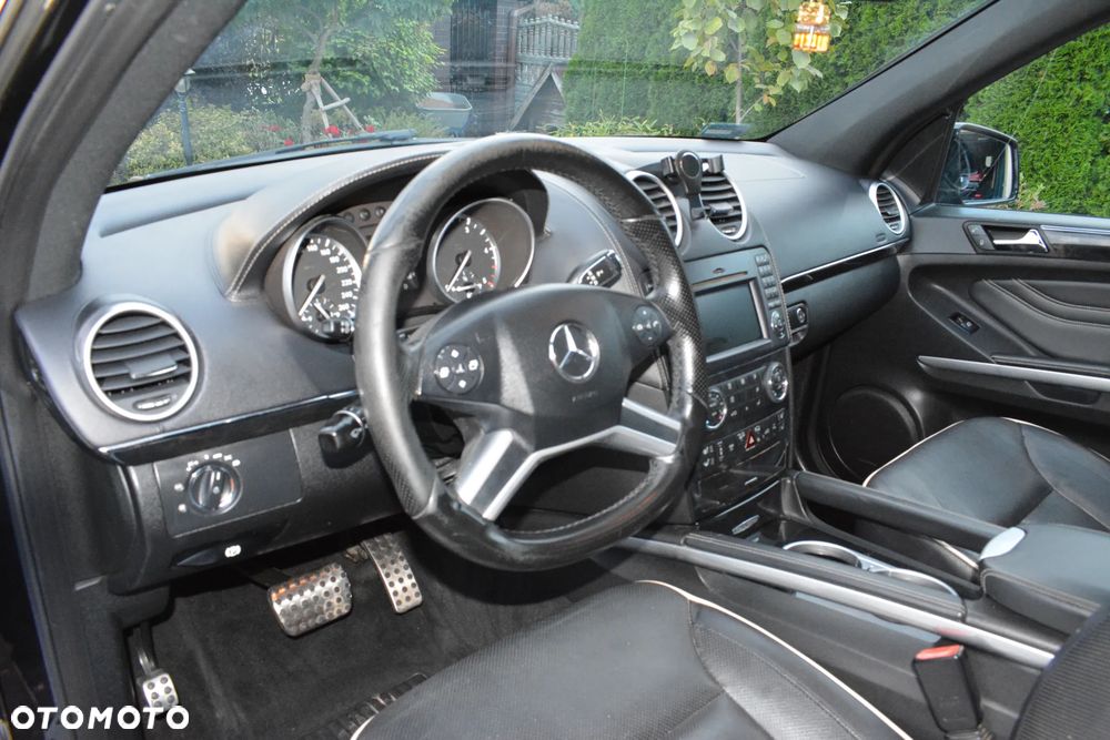 Mercedes-Benz ML - 13