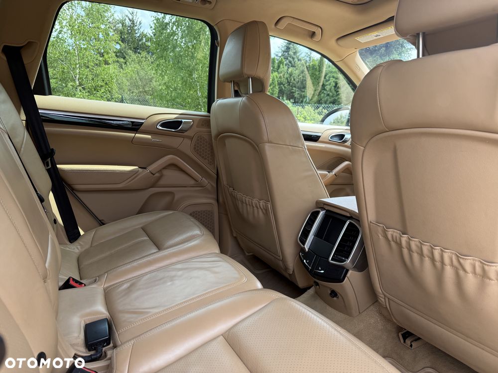 Porsche Cayenne - 19