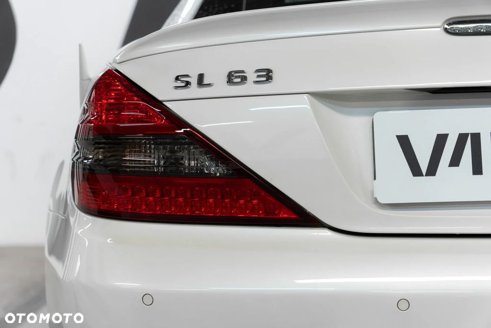Mercedes-Benz SL 63 AMG - 23
