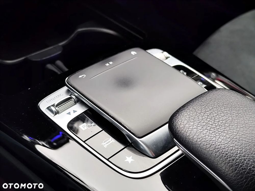 Mercedes-Benz CLA 200 Progressive 7G-DCT - 27