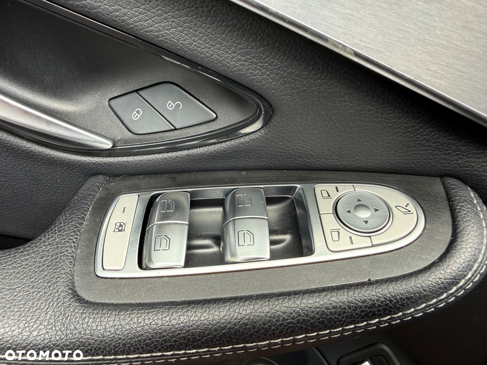 Mercedes-Benz Klasa C 300 de 9G-TRONIC - 18