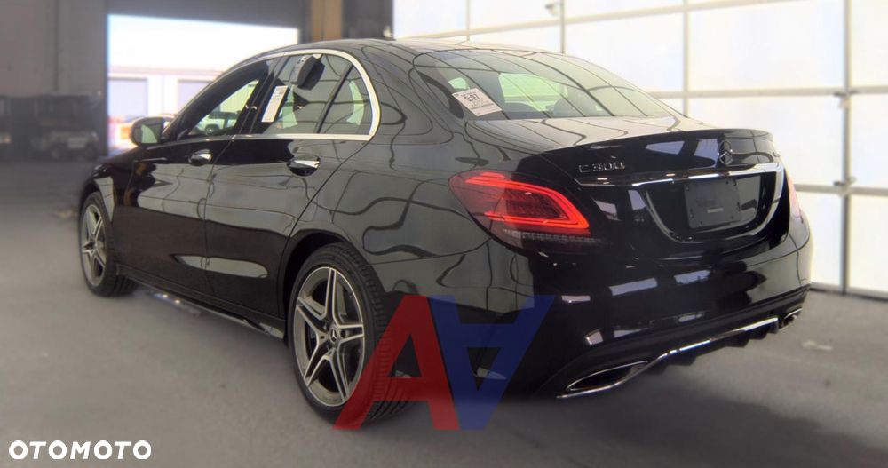 Mercedes-Benz Klasa C 300 4MATIC 9G-TRONIC - 9