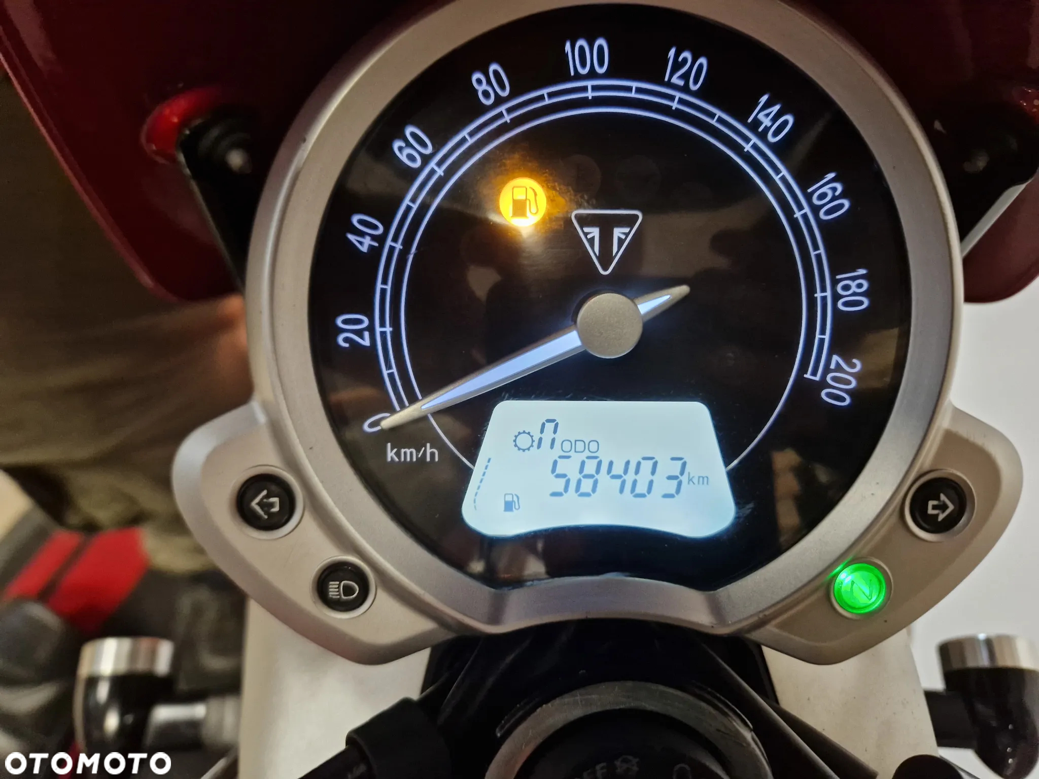 Triumph Street Twin - 10
