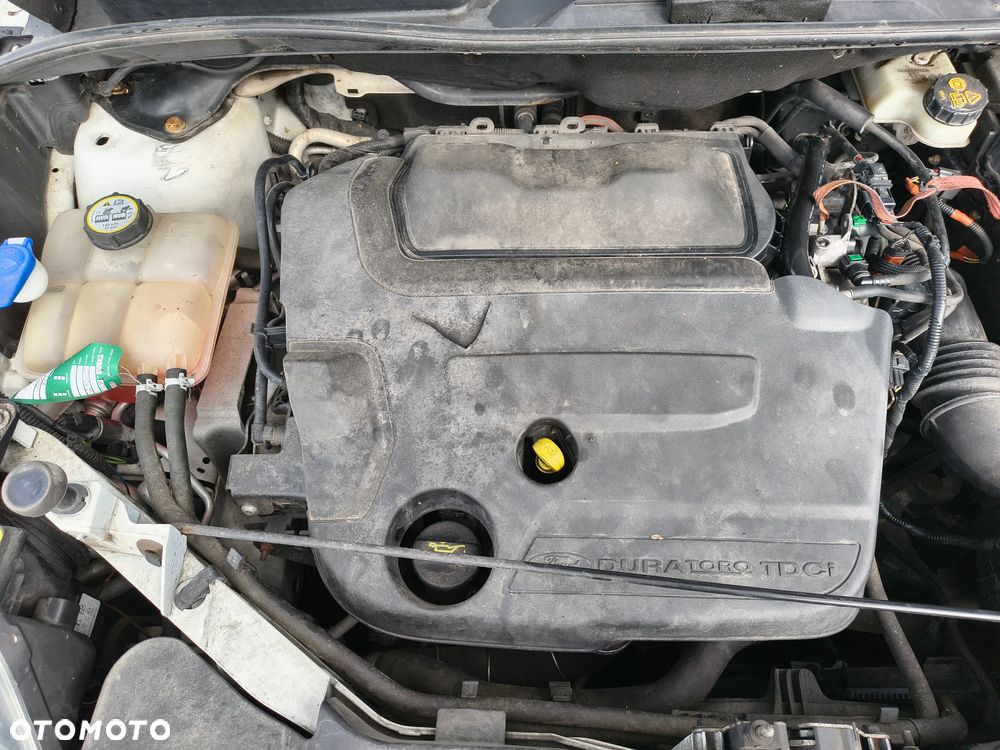 Ford Kuga 2.0 TDCi 2x4 Titanium - 30