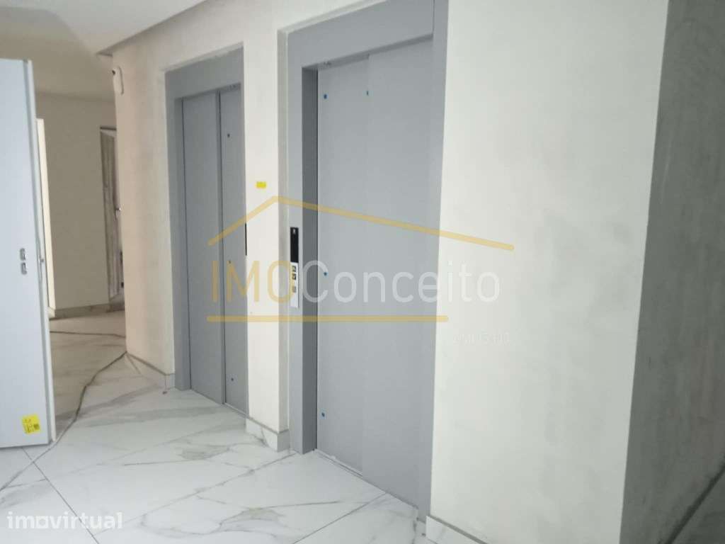 Apartamento T3 |Condomínio Privado| Piscina| Garagem| Entroncamento - Grande imagem: 4/41
