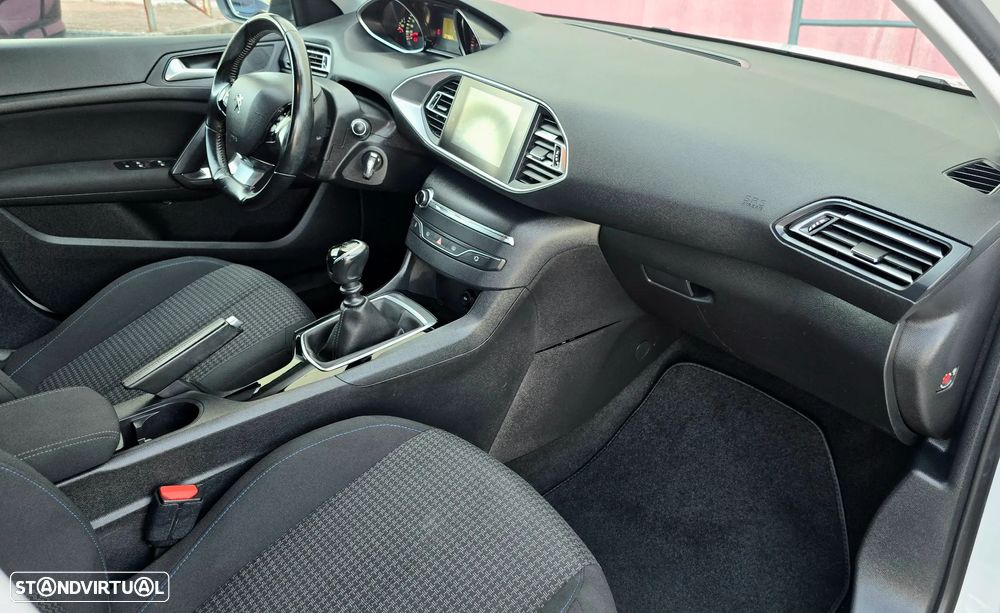 Peugeot 308 SW PureTech 110 Stop & Start Style - 16