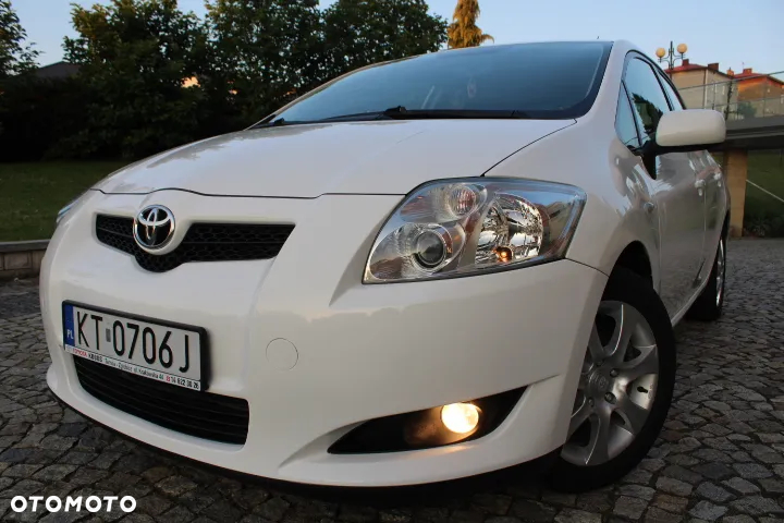 Toyota Auris 1.33 VVT-i Premium + - 2