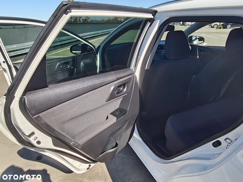 Toyota Auris Hybrid 135 Premium - 10