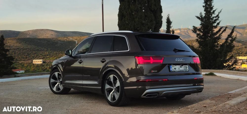 Audi Q7 - 1