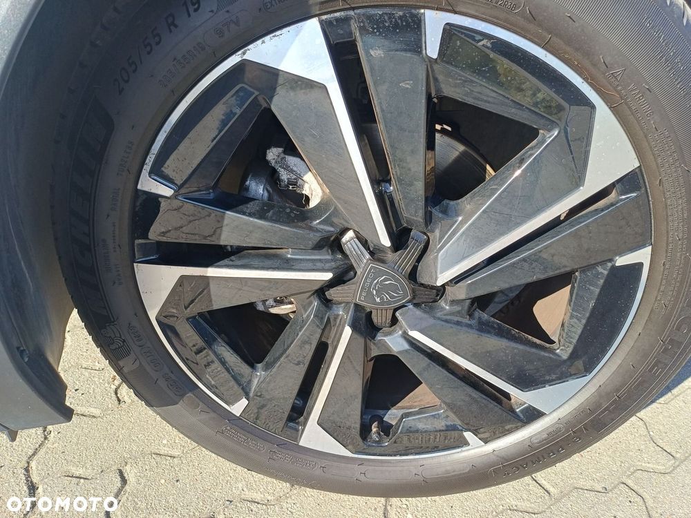Peugeot 408 1.2 PureTech Allure Pack S&S EAT8 - 9