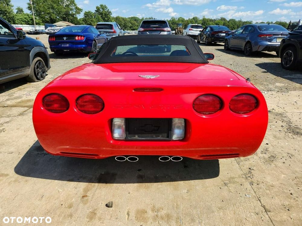 Chevrolet Corvette - 6