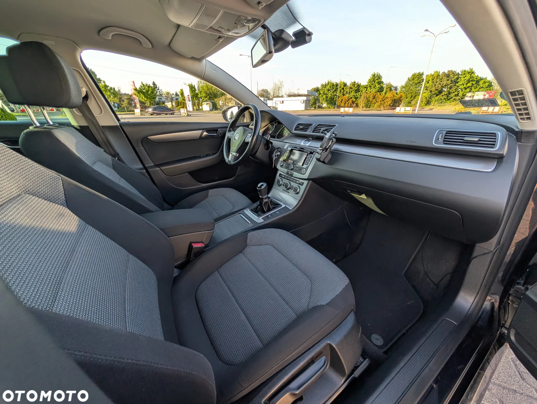 Volkswagen Passat 1.6 TDI Comfortline - 11