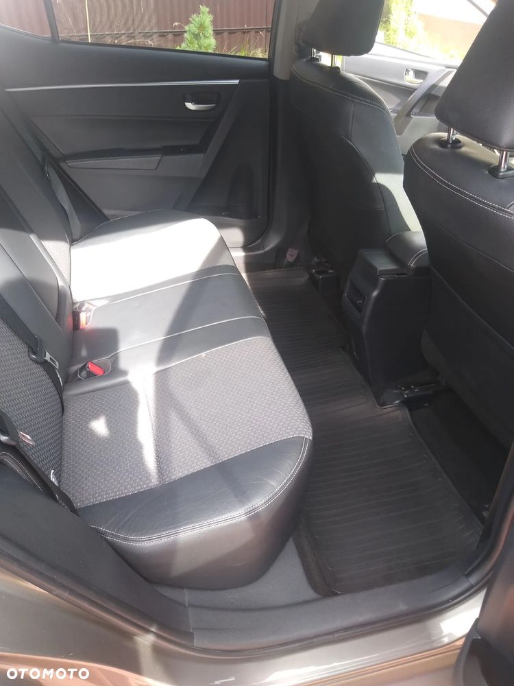 Toyota Corolla 1.6 Prestige EU6 - 9