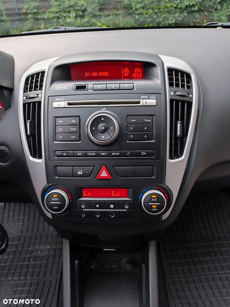 Kia Ceed 1.6 Comfort + - 22