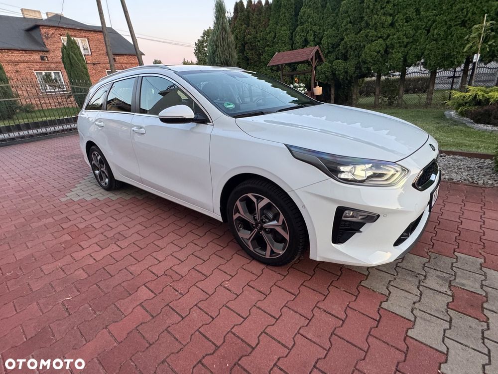 Kia Ceed - 11