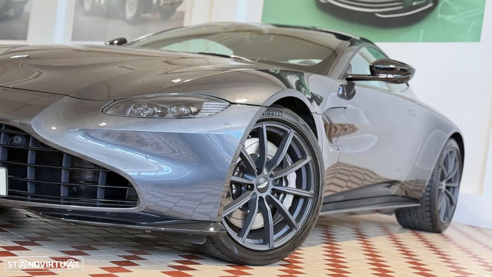 Aston Martin Vantage Coupe 4.0 Twin-Turbo V8 - 9