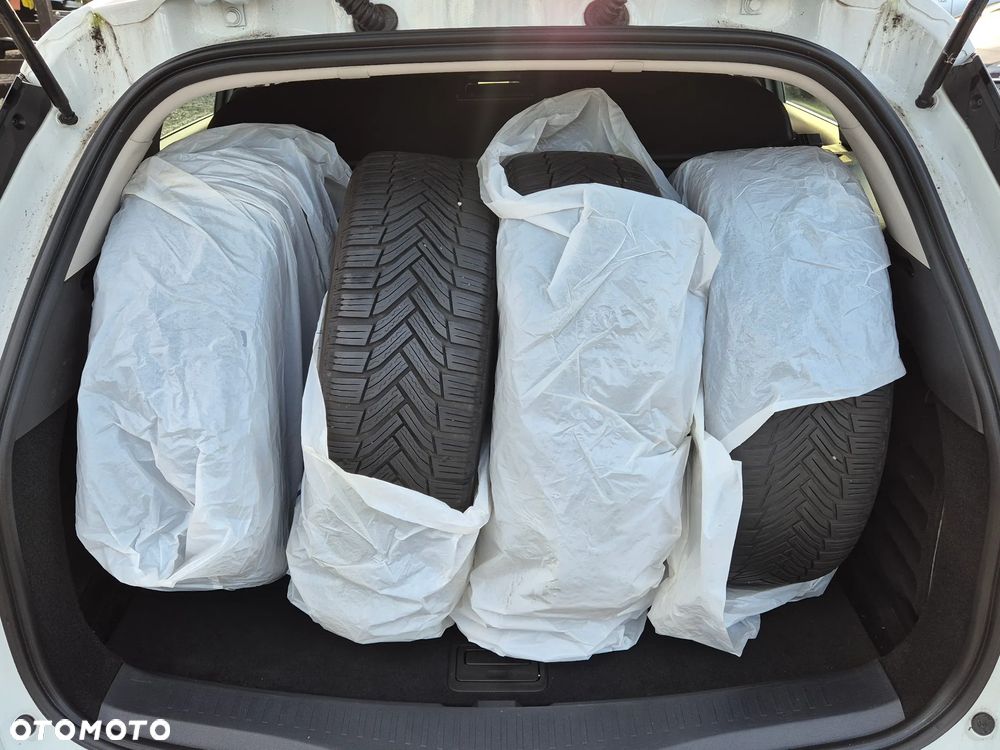 Renault Megane BLUE dCi 115 EDC BUSINESS EDITION - 26