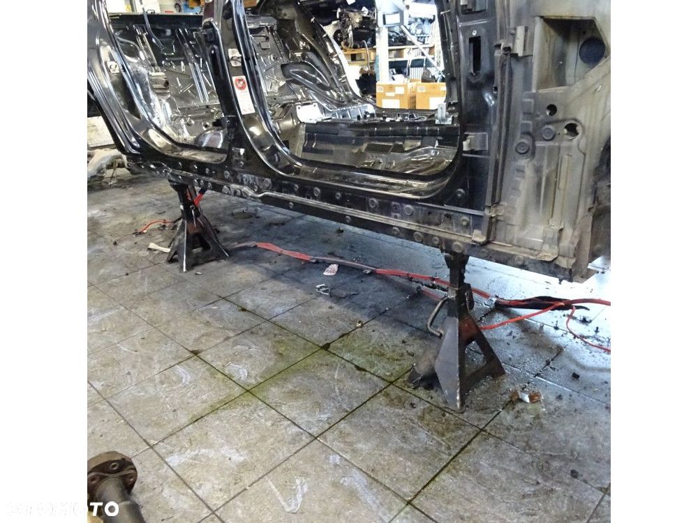 BMW 7 F02 PRÓG PRAWY  475/9 - 2