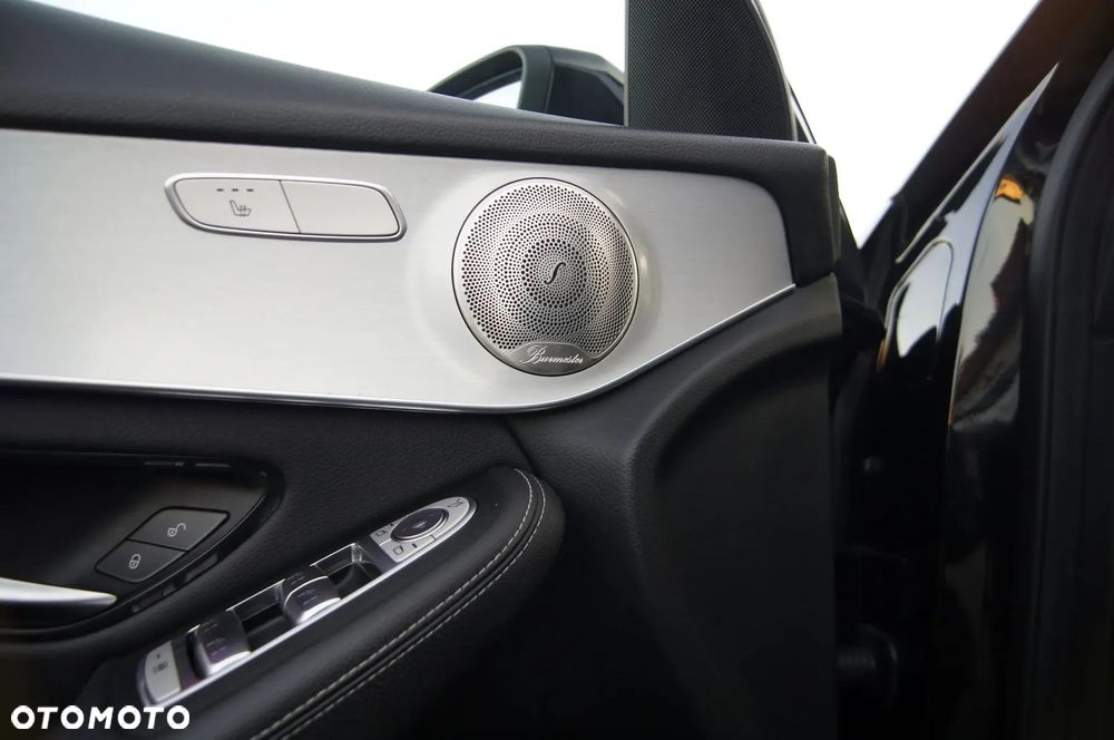 Mercedes-Benz GLC 300 e 4Matic 9G-TRONIC AMG Line Plus - 36