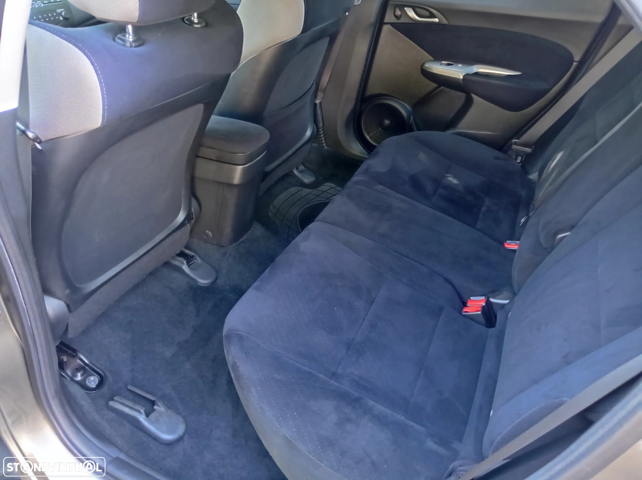 Honda Civic 1.4 Comfort - 10
