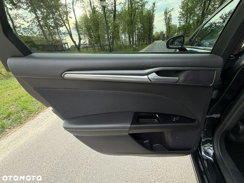 Ford Mondeo - 22