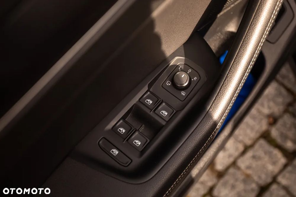 Volkswagen Passat Variant 2.0 TDI SCR DSG Highline - 26