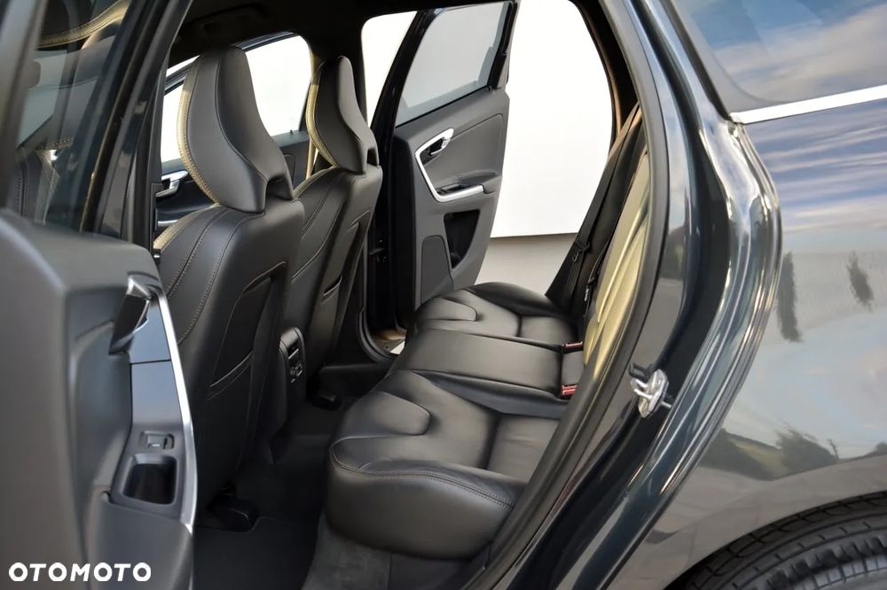 Volvo XC 60 D4 Geartronic Summum - 17