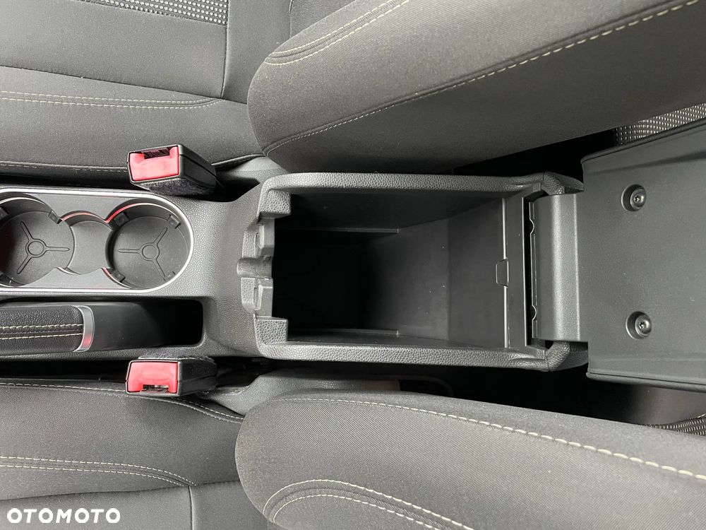 Ford Fiesta 1.0 EcoBoost S&S TITANIUM - 27