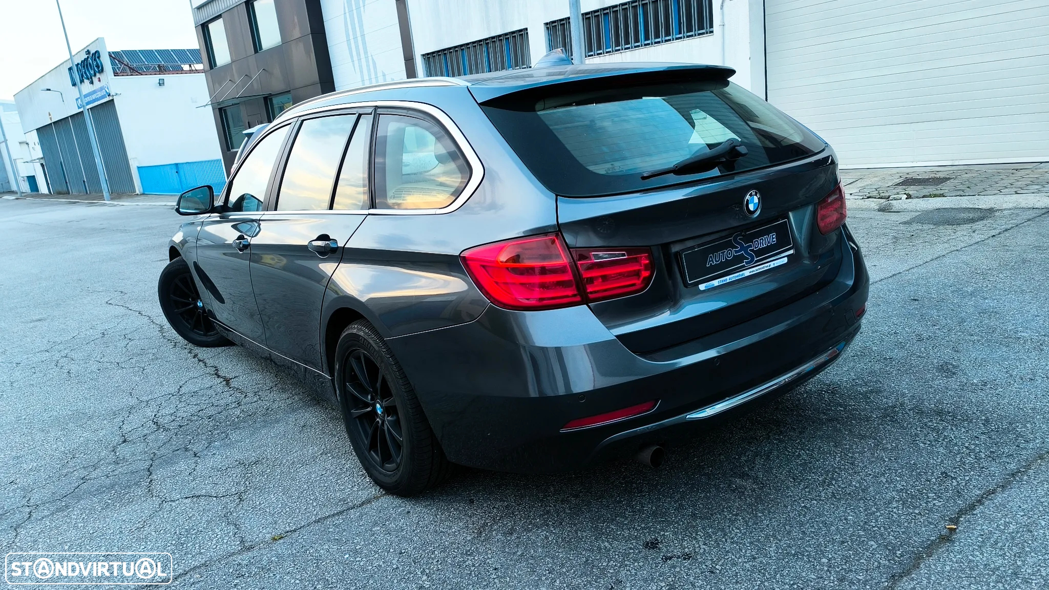 BMW 318 d Touring Line Luxury - 3